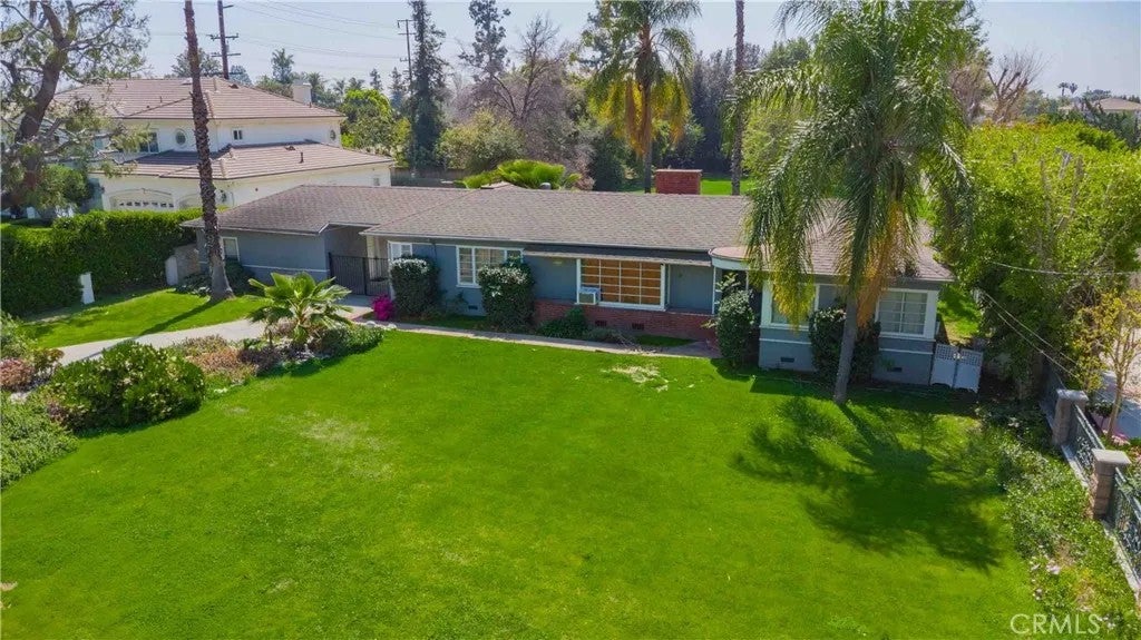212 W Las Flores Avenue — photo