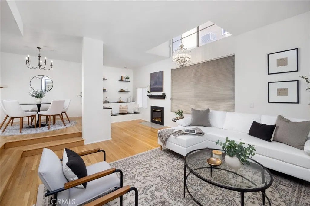 520 S Barrington Avenue 116 — photo