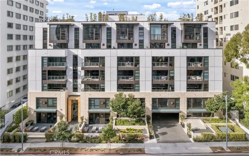 10777 Wilshire 310 — photo