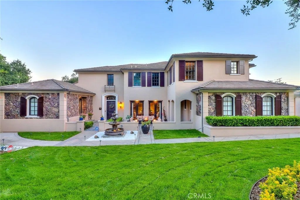 725 Carriage House Drive — photo