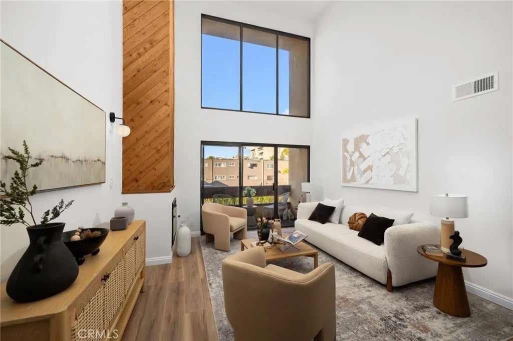 300 S Reno Street 303 — photo
