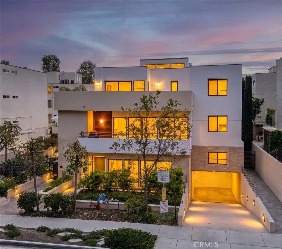 2428 E Del Mar Boulevard 206 — photo