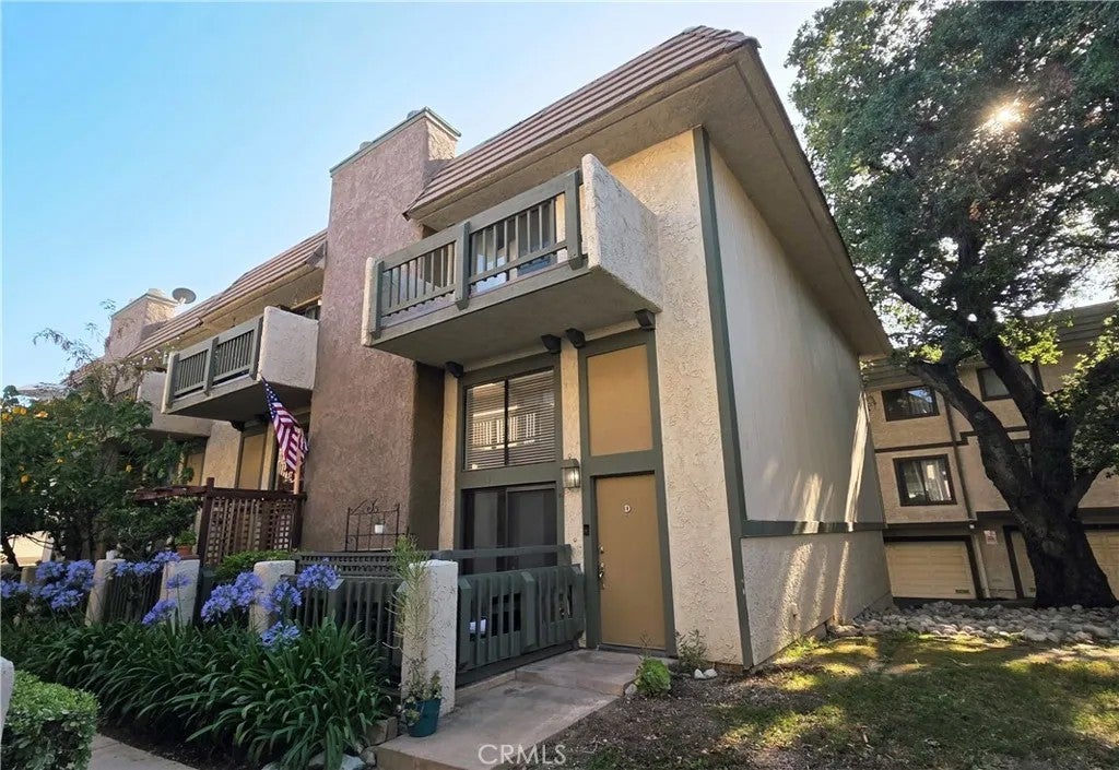 1913 Huntington Drive D — photo