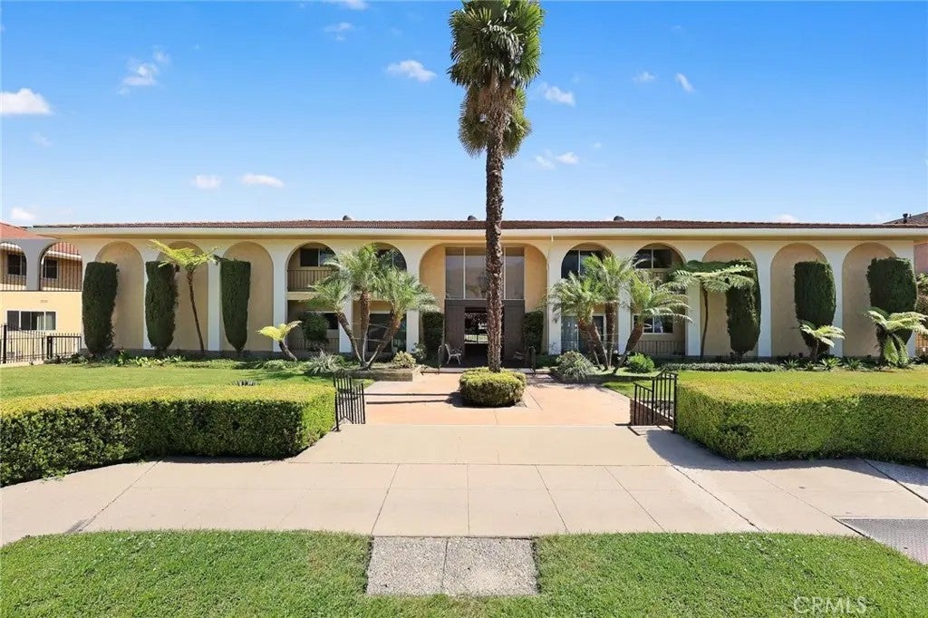 630 W Huntington Drive 216 — photo