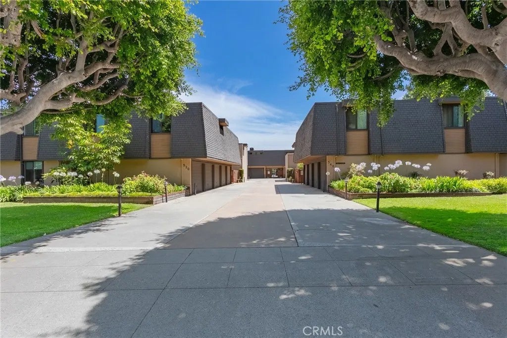 530 Fairview 14 — photo
