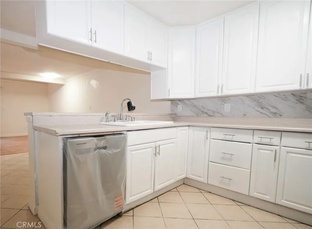 16600 Seville C — photo
