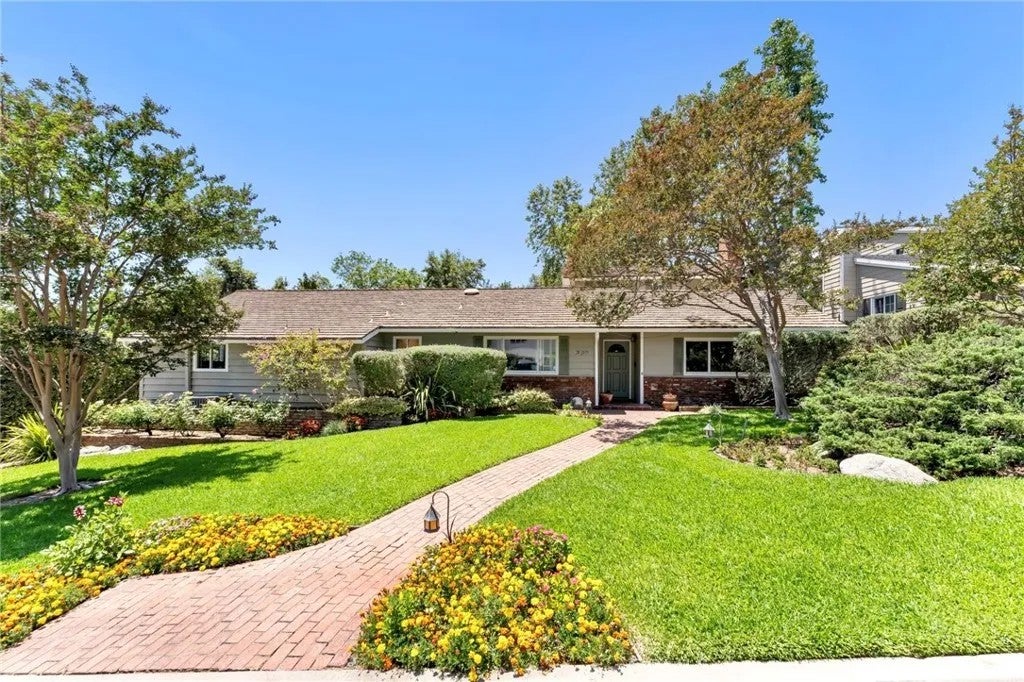 561 Sierra Meadows — photo