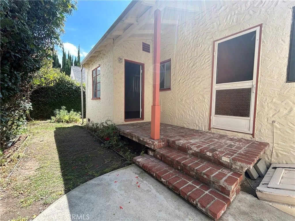 214 E Stocker B — photo