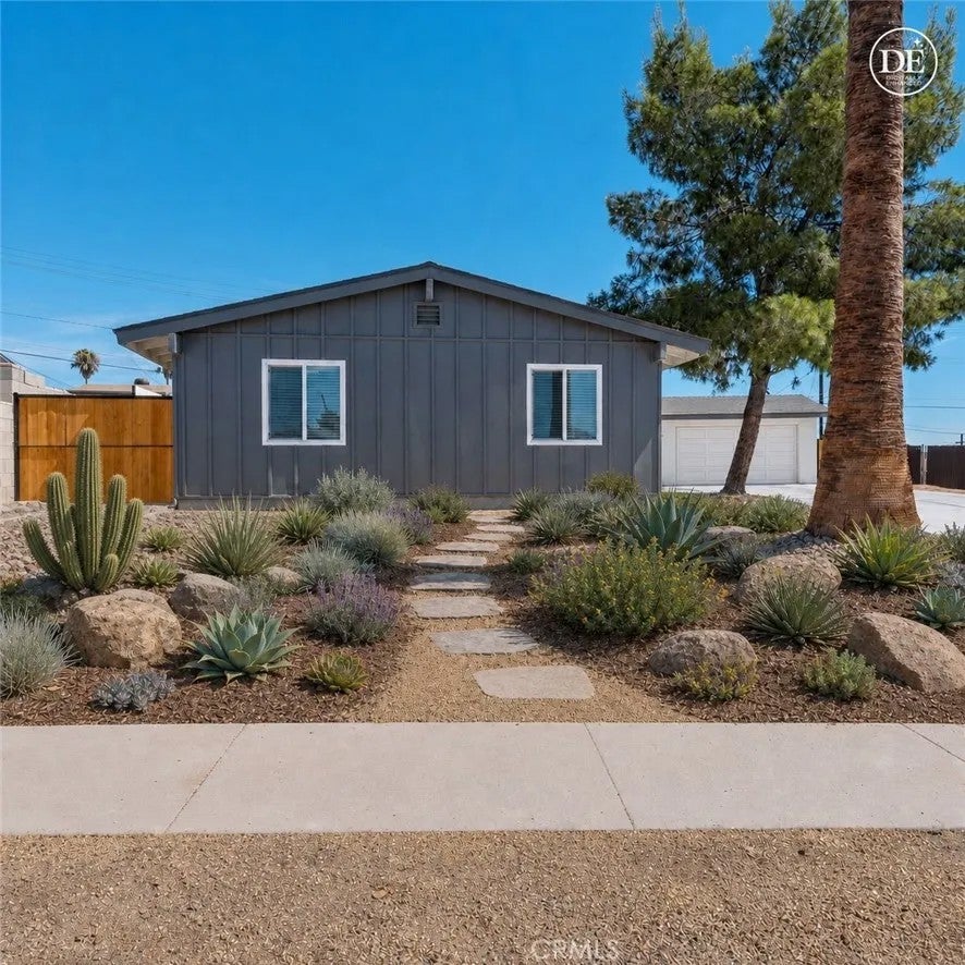 1213 E Virginia Way — photo