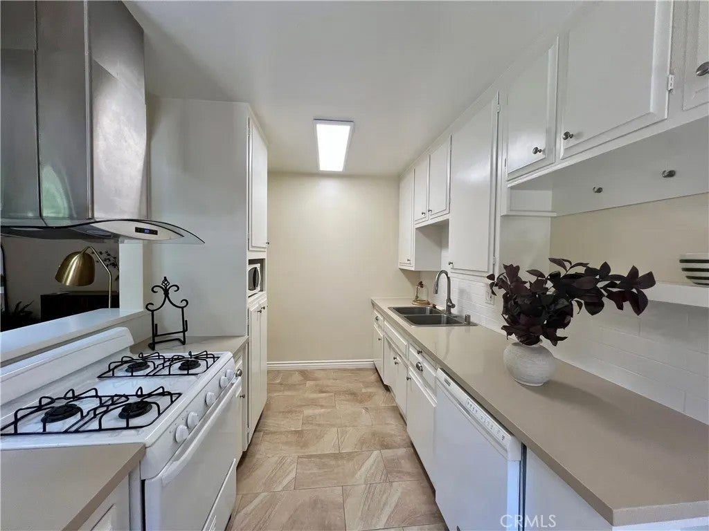 228 W Lemon B — photo