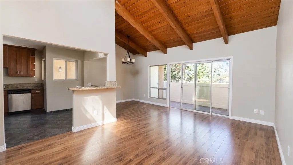 10331 Lindley Avenue 228 — photo