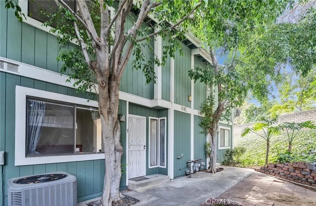 1070 Walnut Grove F — photo