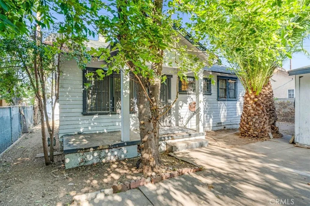 2081 Summit, Altadena, CA 91001 — photo 2