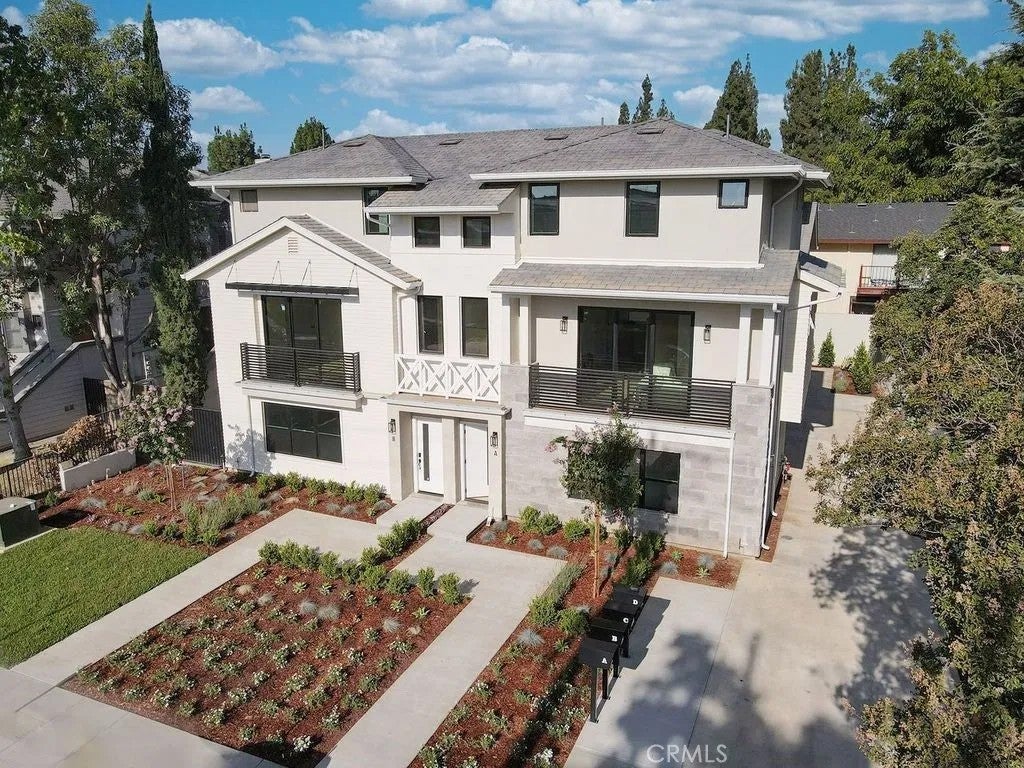 1025 La Cadena Avenue C — photo