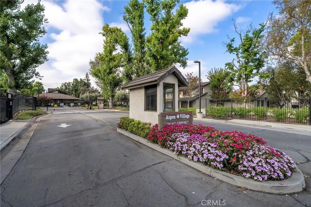 1797 Aspen Village Way — photo