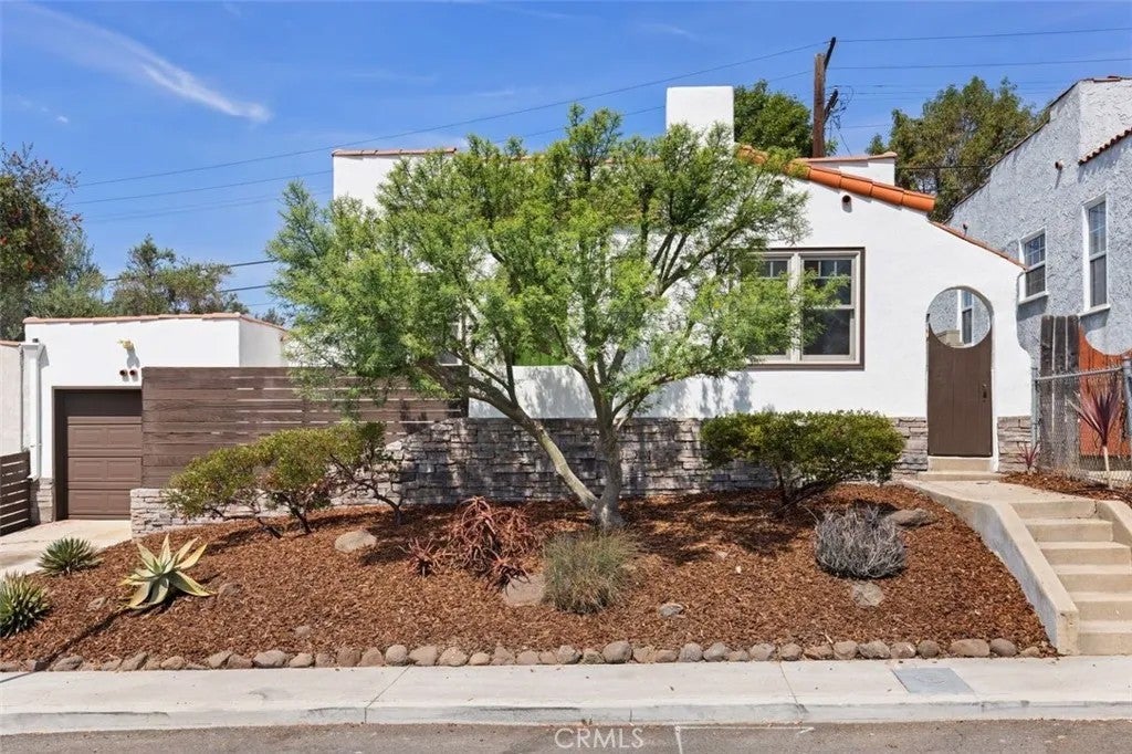 853 Banks Court Drive — photo