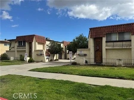 1130 W Huntington Drive 8 — photo