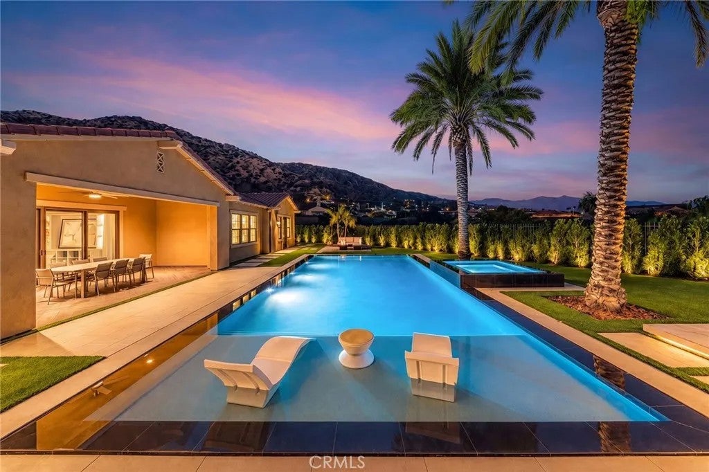 1236 Iris Lane — photo