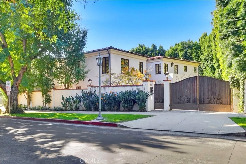 1805 Outpost Dr — photo