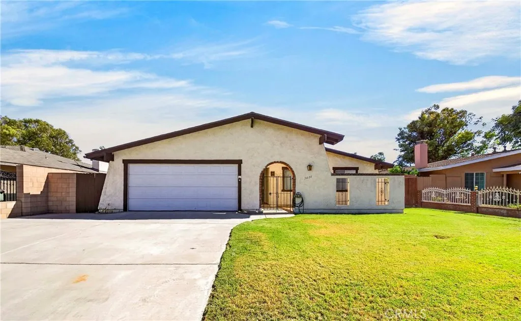 7616 Della, Riverside, CA 92503 — photo 2