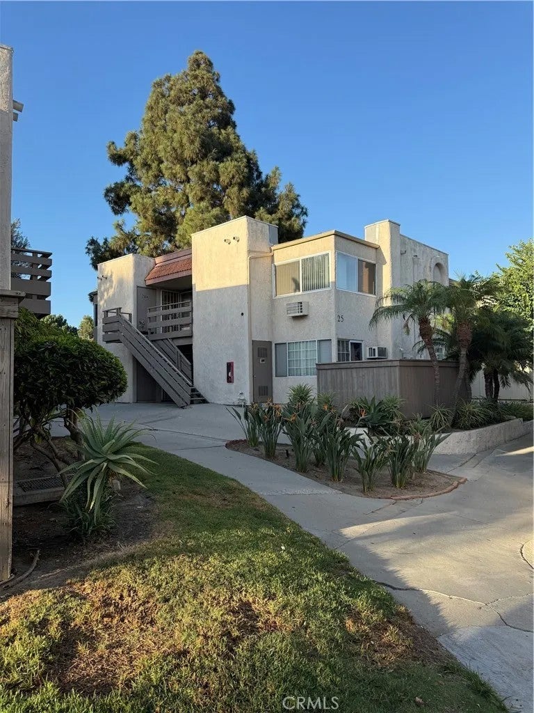 212 S Kraemer 2502 — photo