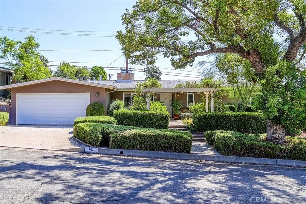 1410 Riviera Drive — photo