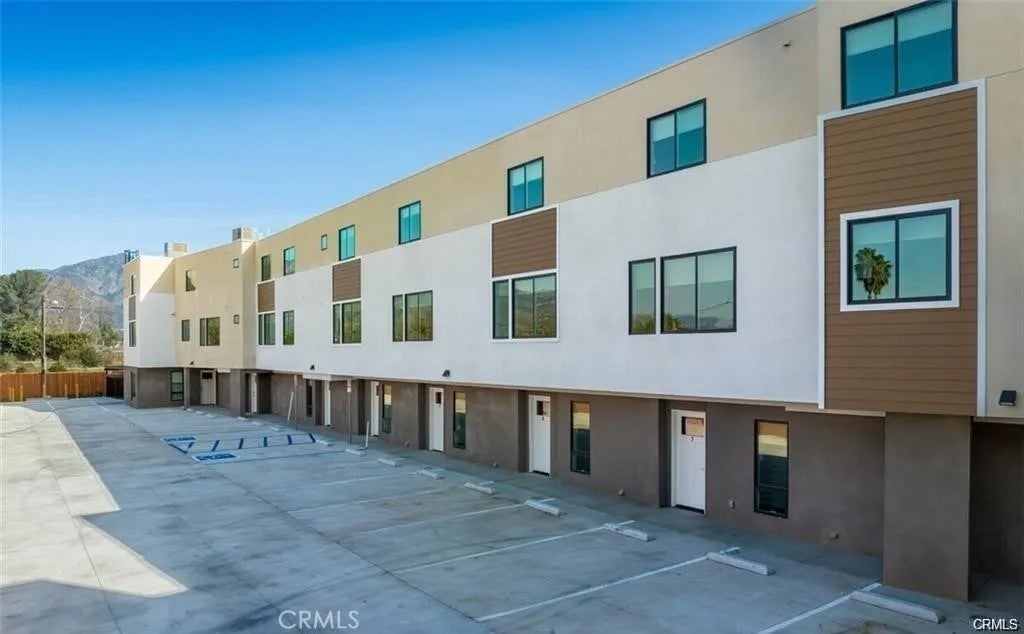 4251 E Live Oak Avenue 10 — photo
