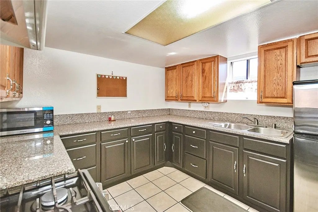 11829 Ferris C — photo