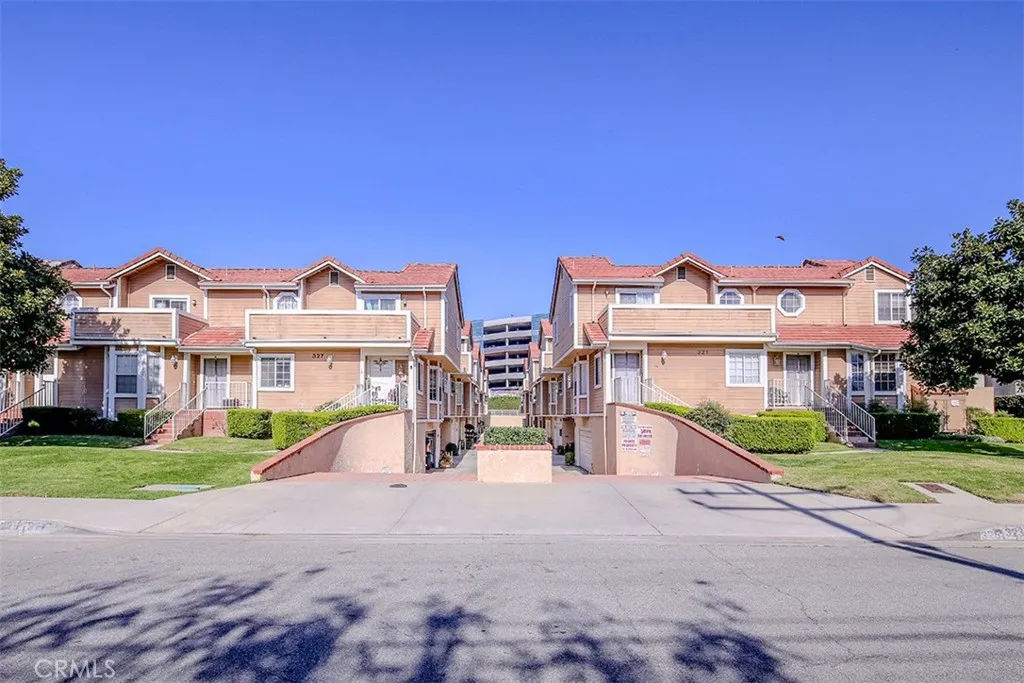 331 Genoa Unit E — photo