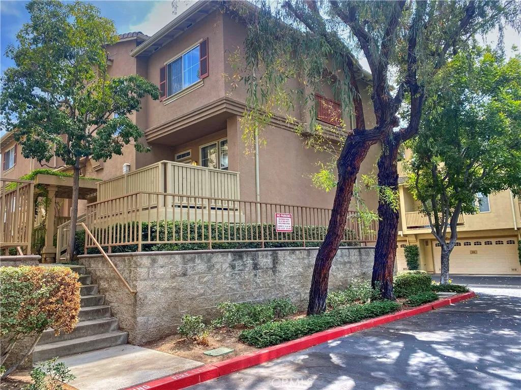 533 W Summerfield Circle — photo