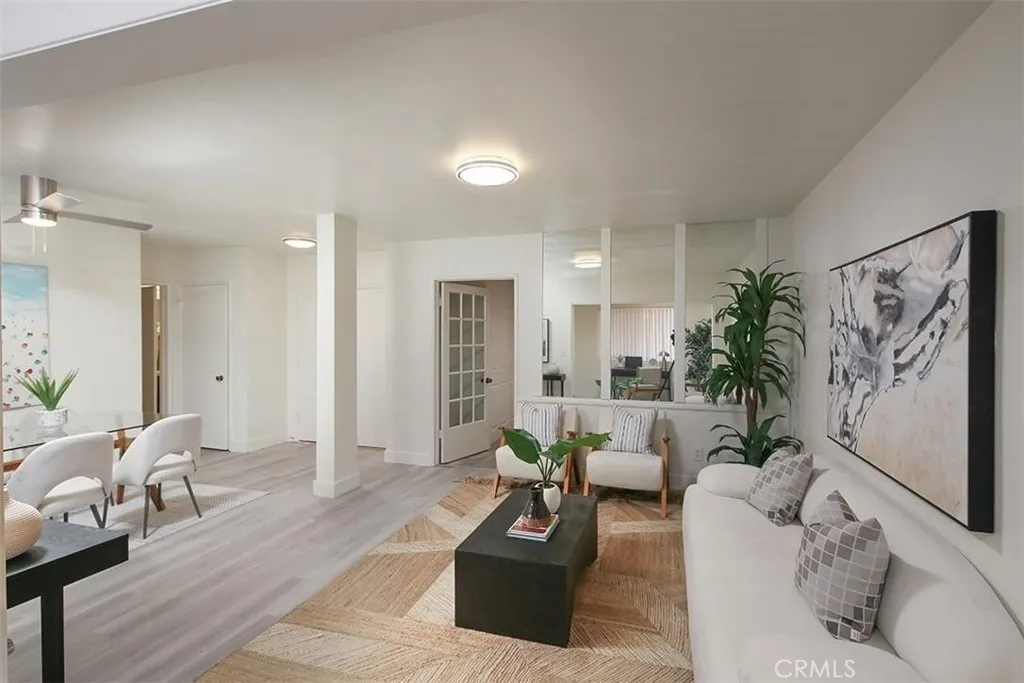 5651 Sumner Unit 109 — photo