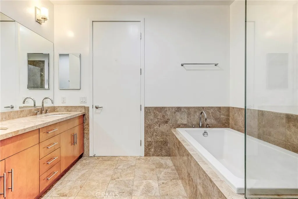 3223 W 6th Unit 205 — photo