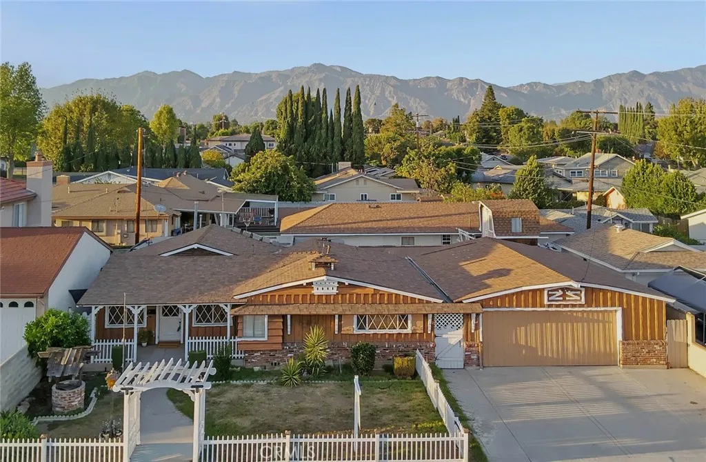 9147 Olive Street — photo