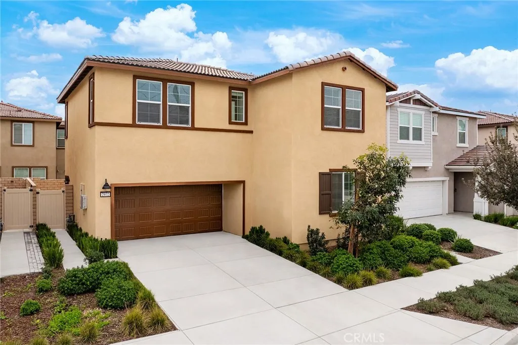 2972 E Calgary, Ontario, CA 91761 — photo 2