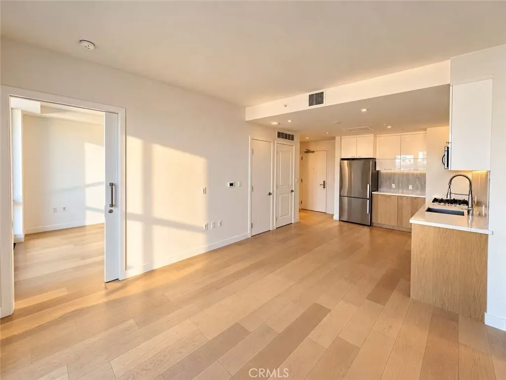 400 S Broadway Unit 1304 — photo