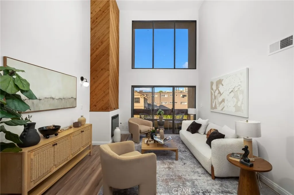 300 S Reno Street Unit 303 — photo