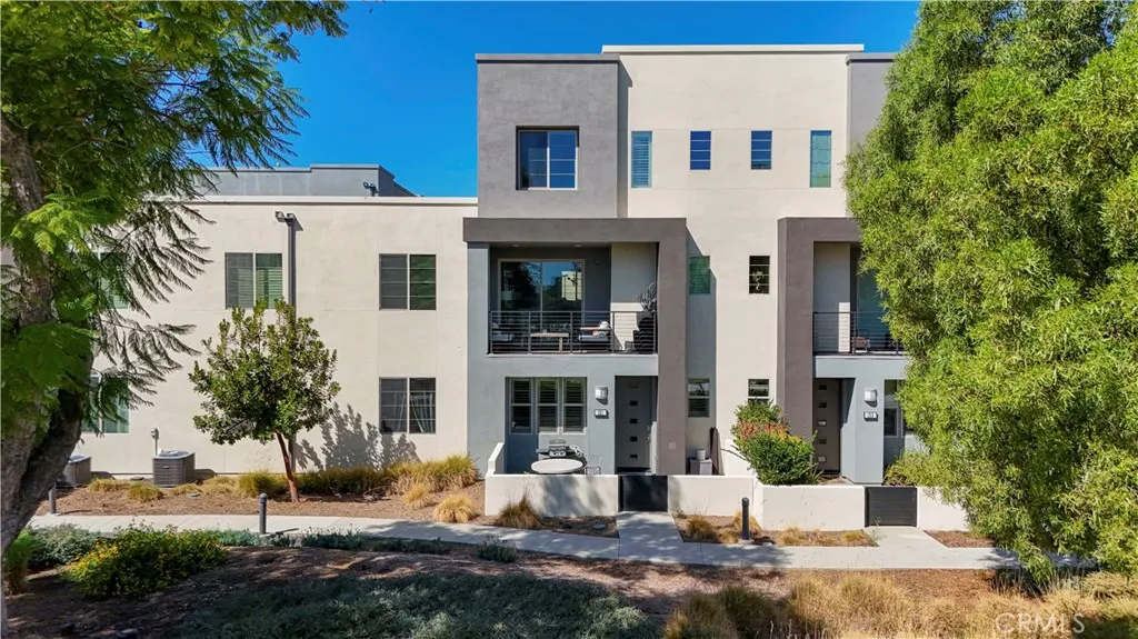 151 Cadence — photo