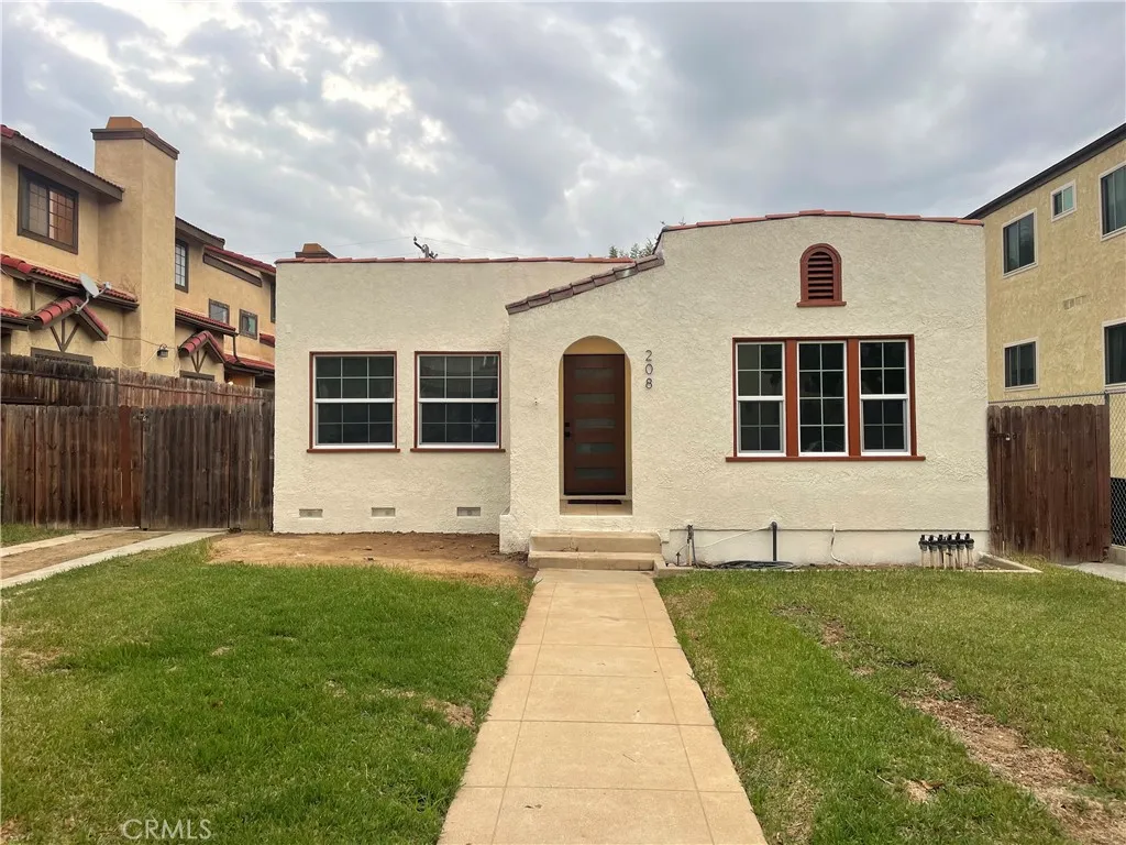 208 La France — photo