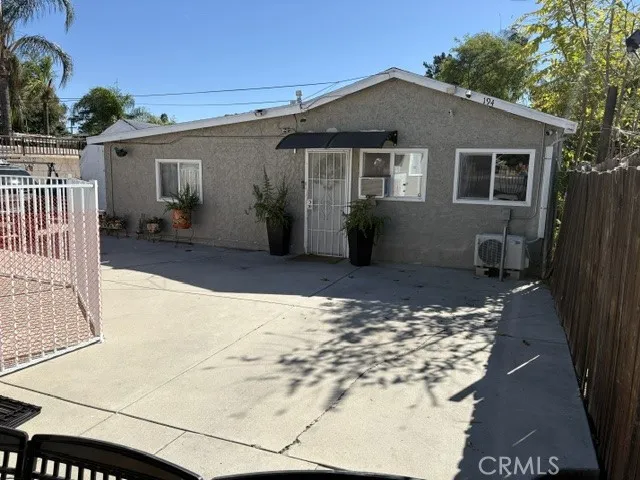 190 E Grand Avenue — photo