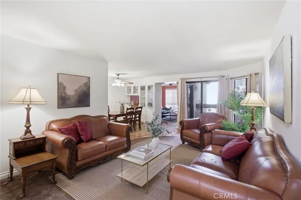 222 N Rose 208 — photo