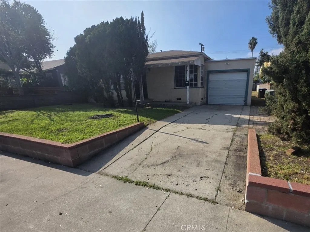 2321 N Naomi Street — photo