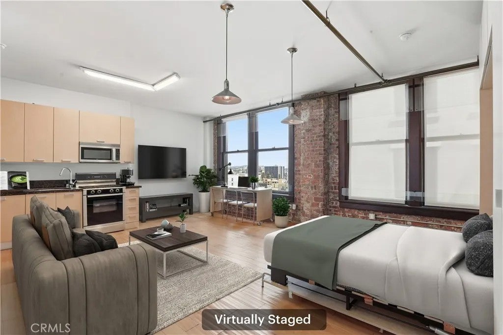 460 S Spring 1008 — photo