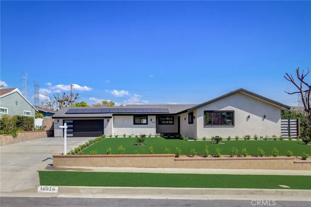 10920 Garden Grove — photo