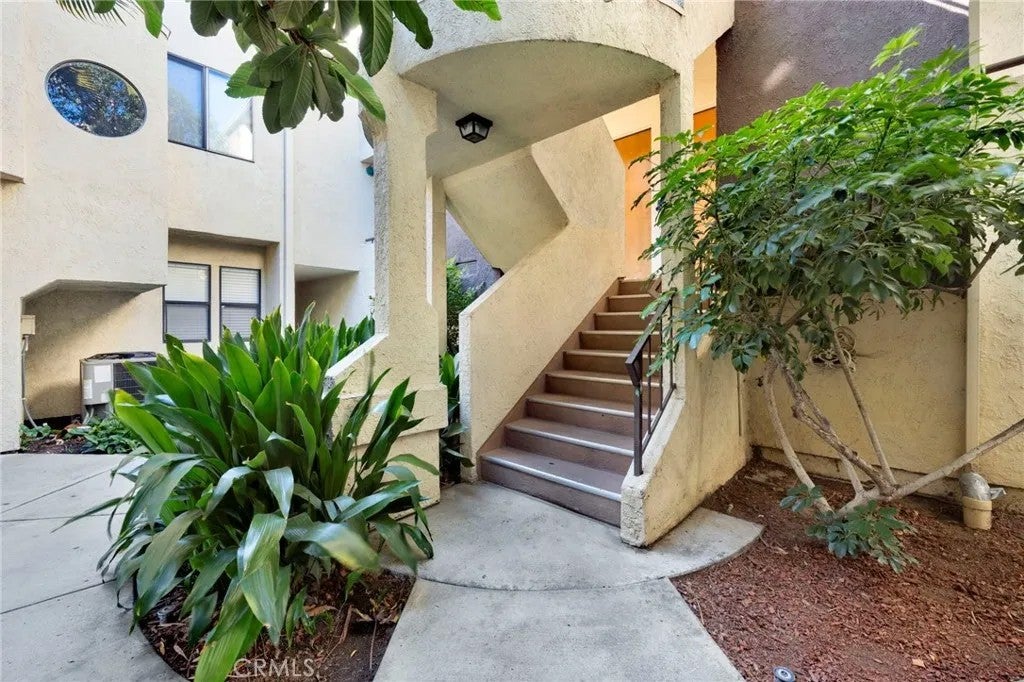 13825 Beaver Street 62 — photo