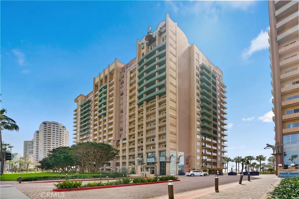 488 E Ocean P2 — photo