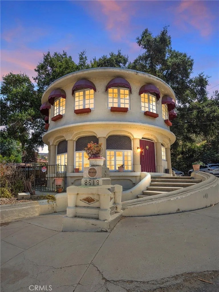 8618 La Tuna Canyon Road — photo