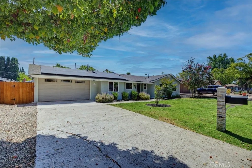 2636 Calle Manzano — photo