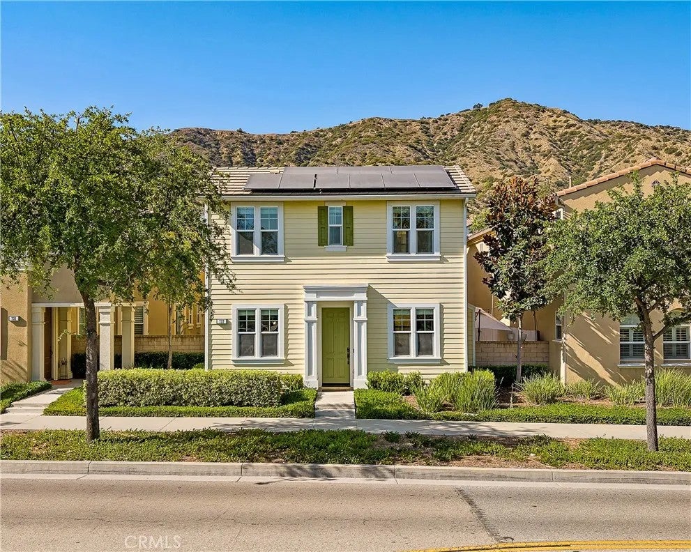 737 E Sierra Madre — photo
