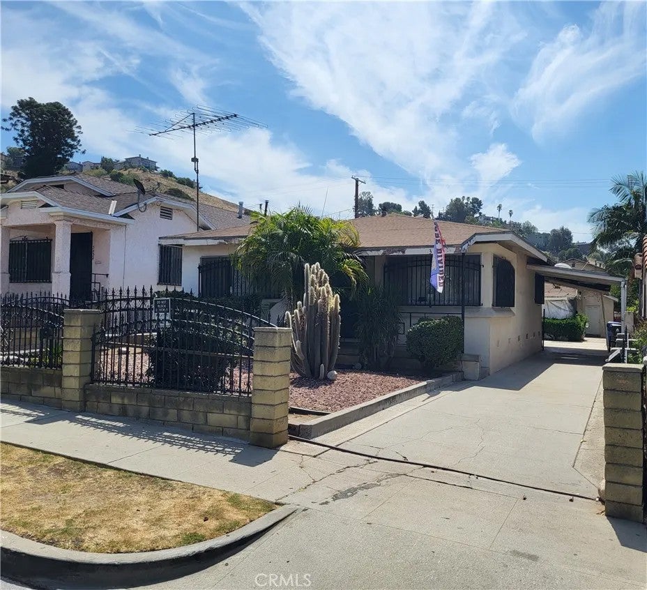 3428 Maceo — photo