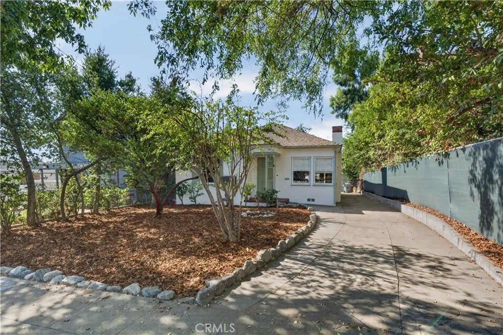 590 Prescott Street — photo
